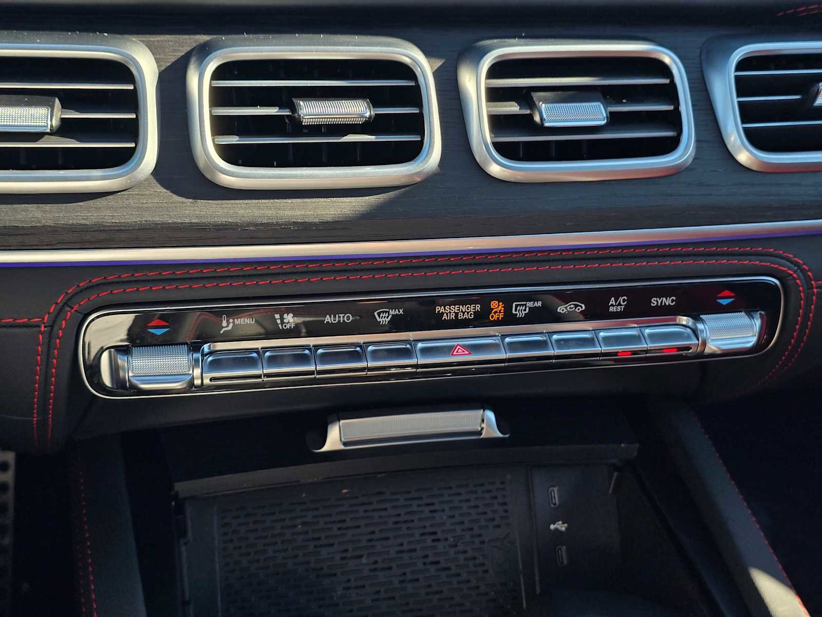 Used 2025 Mercedes-Benz GLE 53 AMG 4MATIC image 27