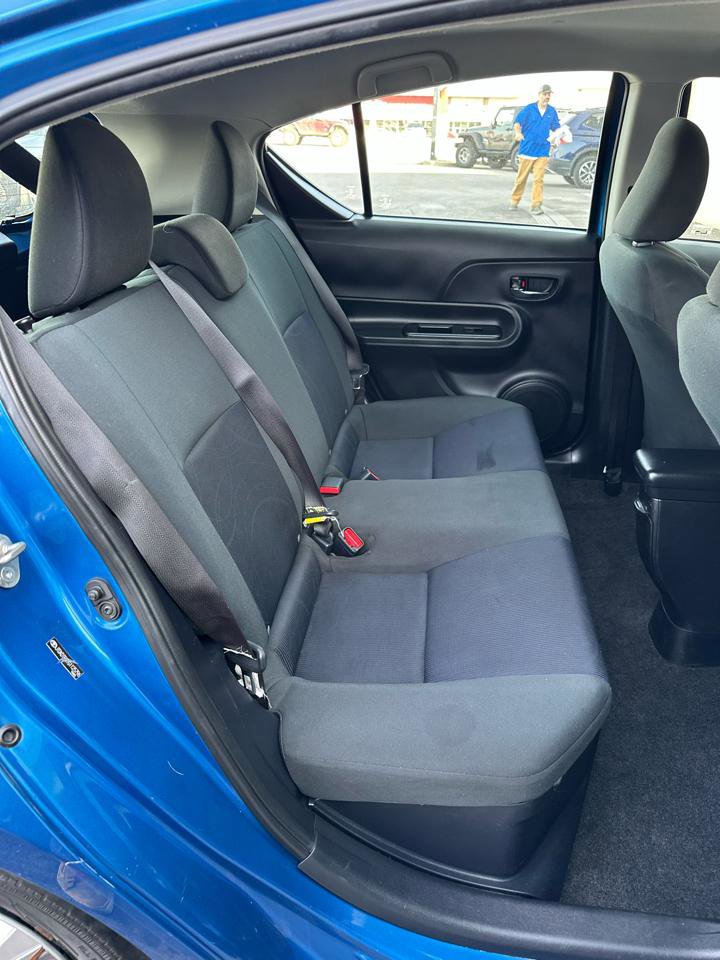 Used 2016 Toyota Prius C Two image 7
