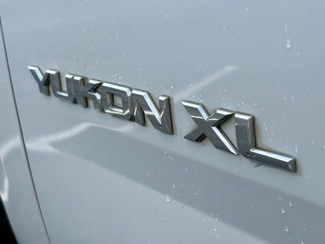 Used 2017 GMC Yukon XL SLT w/ Open Road Package AWD/4WD image 16