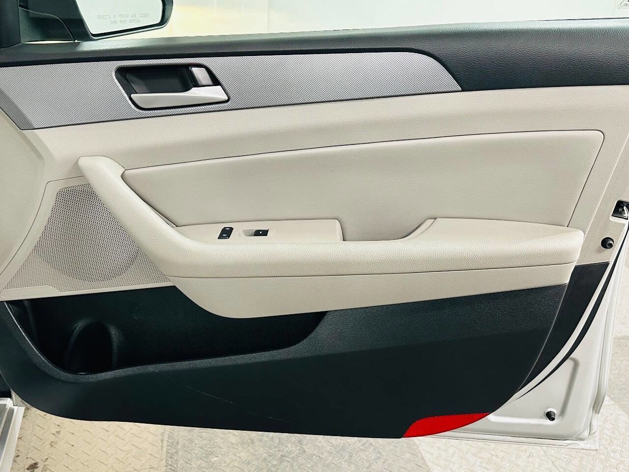 Used 2018 Hyundai Sonata SEL FWD image 25