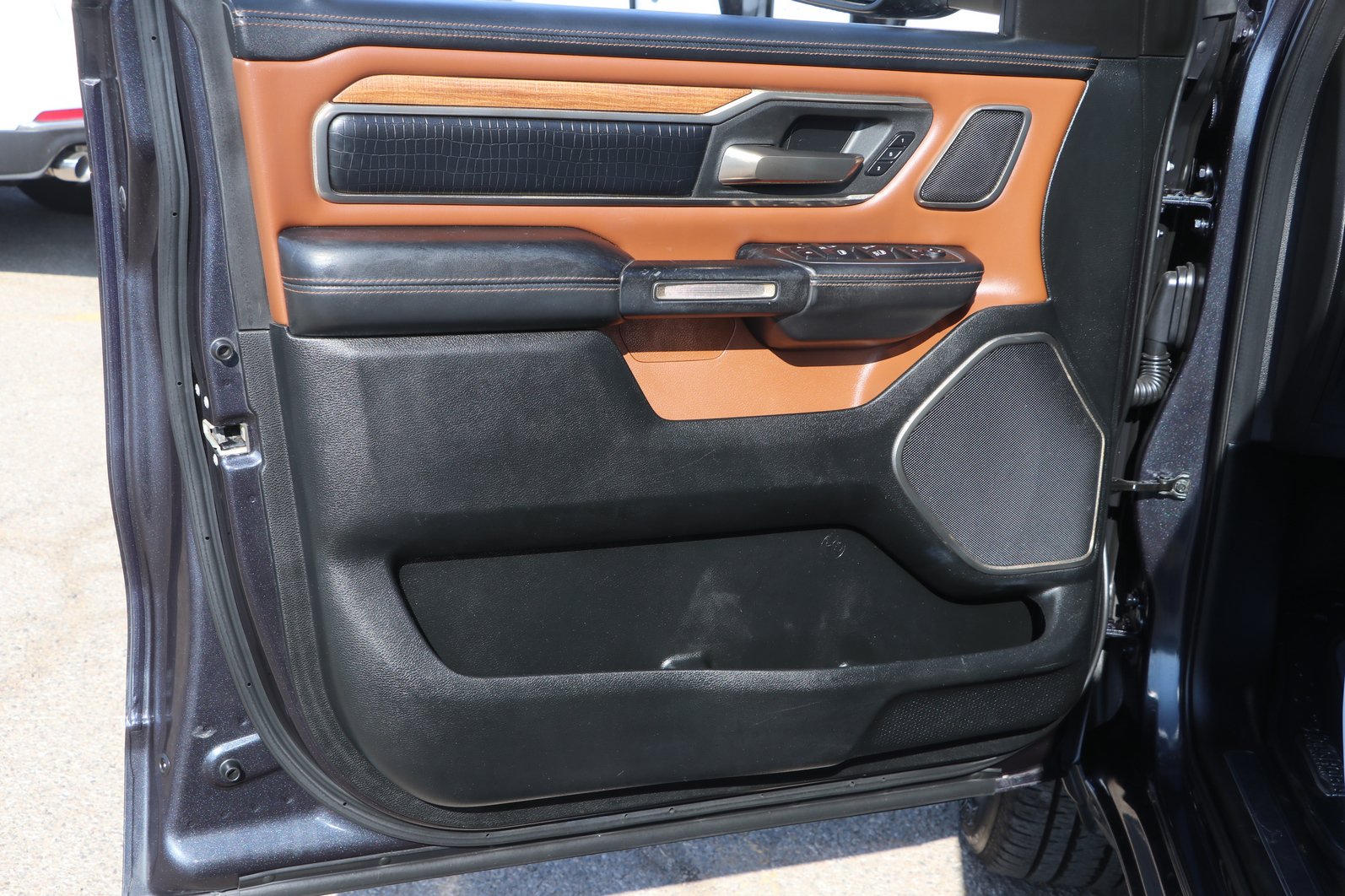 Used 2019 RAM 1500 Limited AWD/4WD image 10