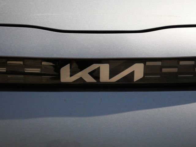 Used 2025 Kia Soul LX FWD image 8