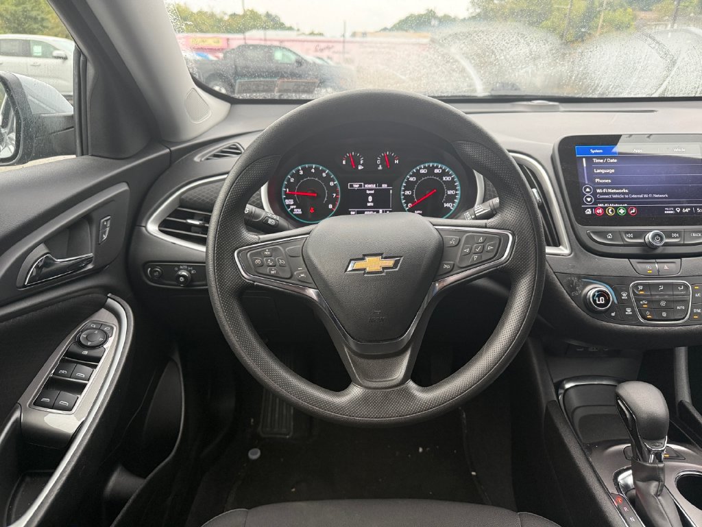 Used 2025 Chevrolet Malibu LT FWD image 15