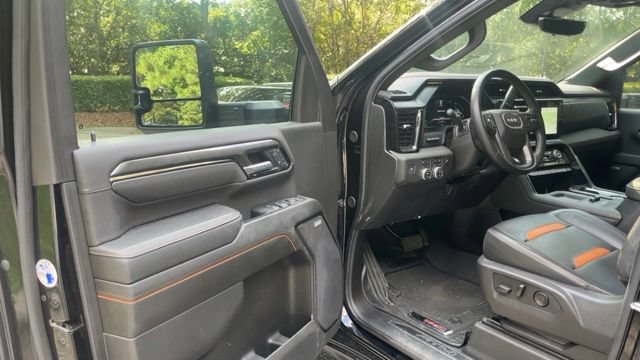 Used 2025 GMC Sierra 2500 AT4 w/ AT4 Premium Plus Package AWD/4WD image 4