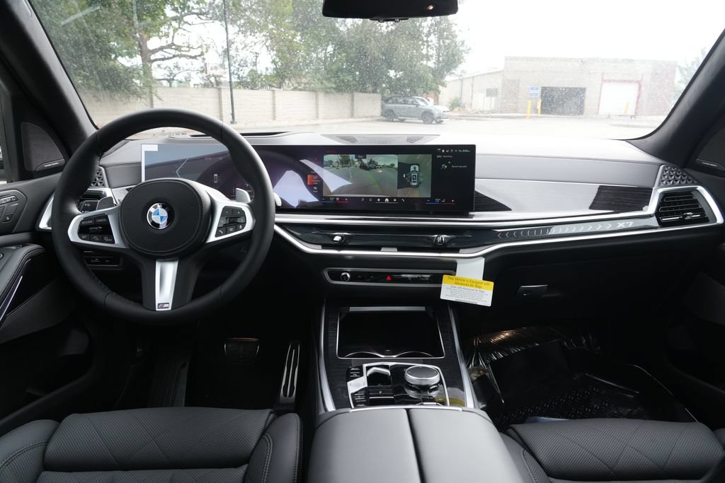 Used 2027 BMW X7 xDrive40i w/ M Sport Package AWD/4WD image 17