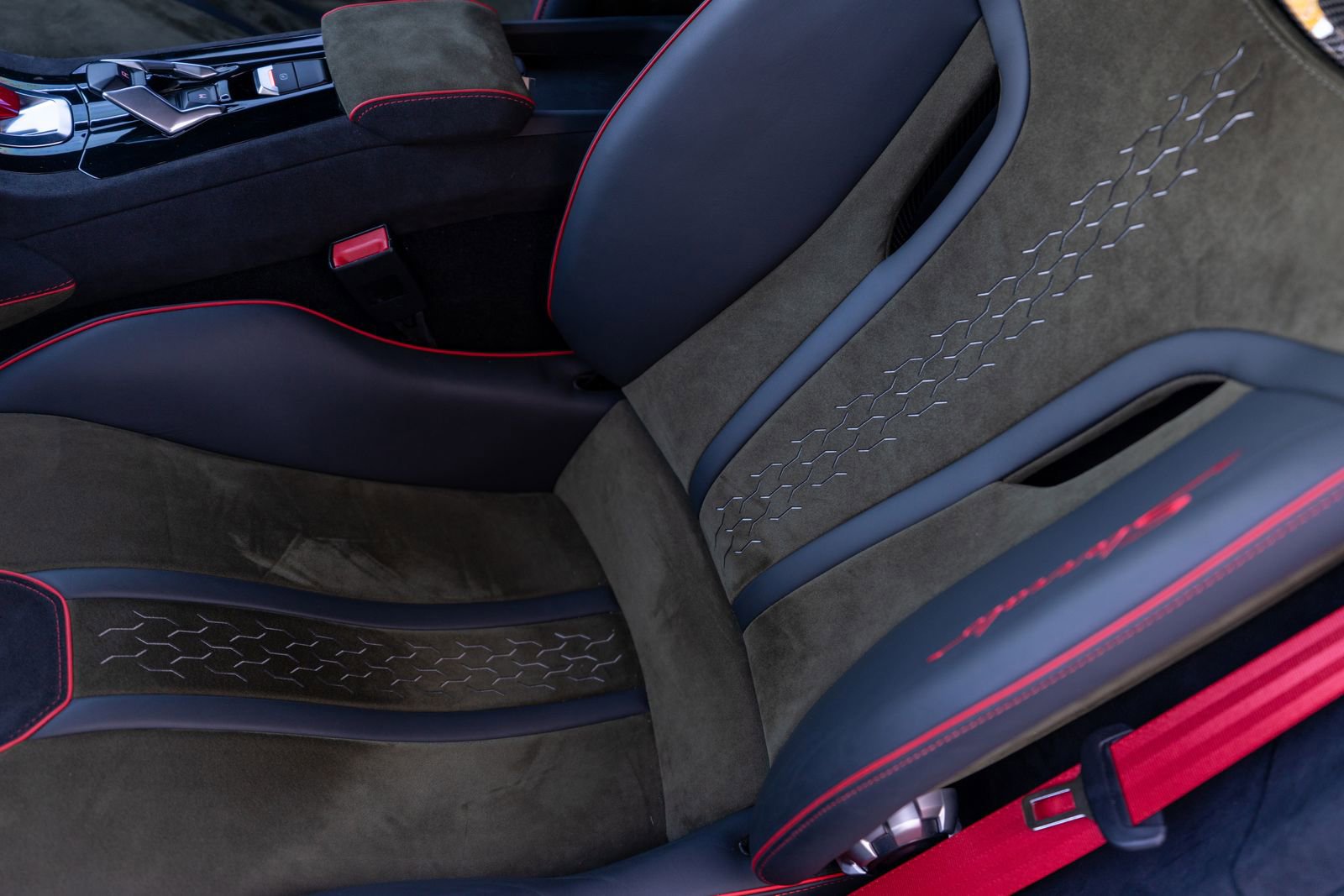 Used 2024 Lamborghini Huracan Sterrato image 31