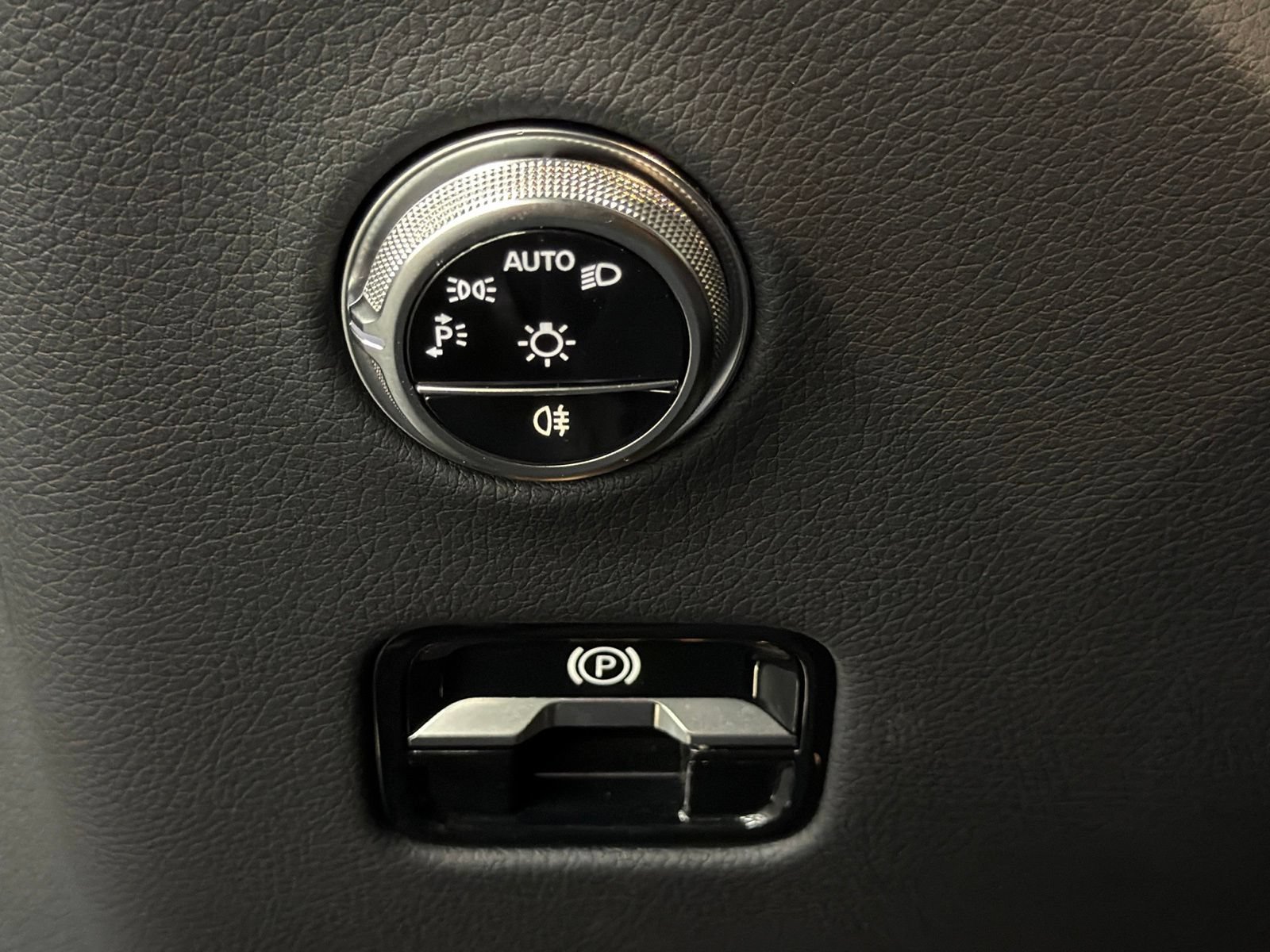 Certified 2026 Mercedes-Benz GLC 300 image 30