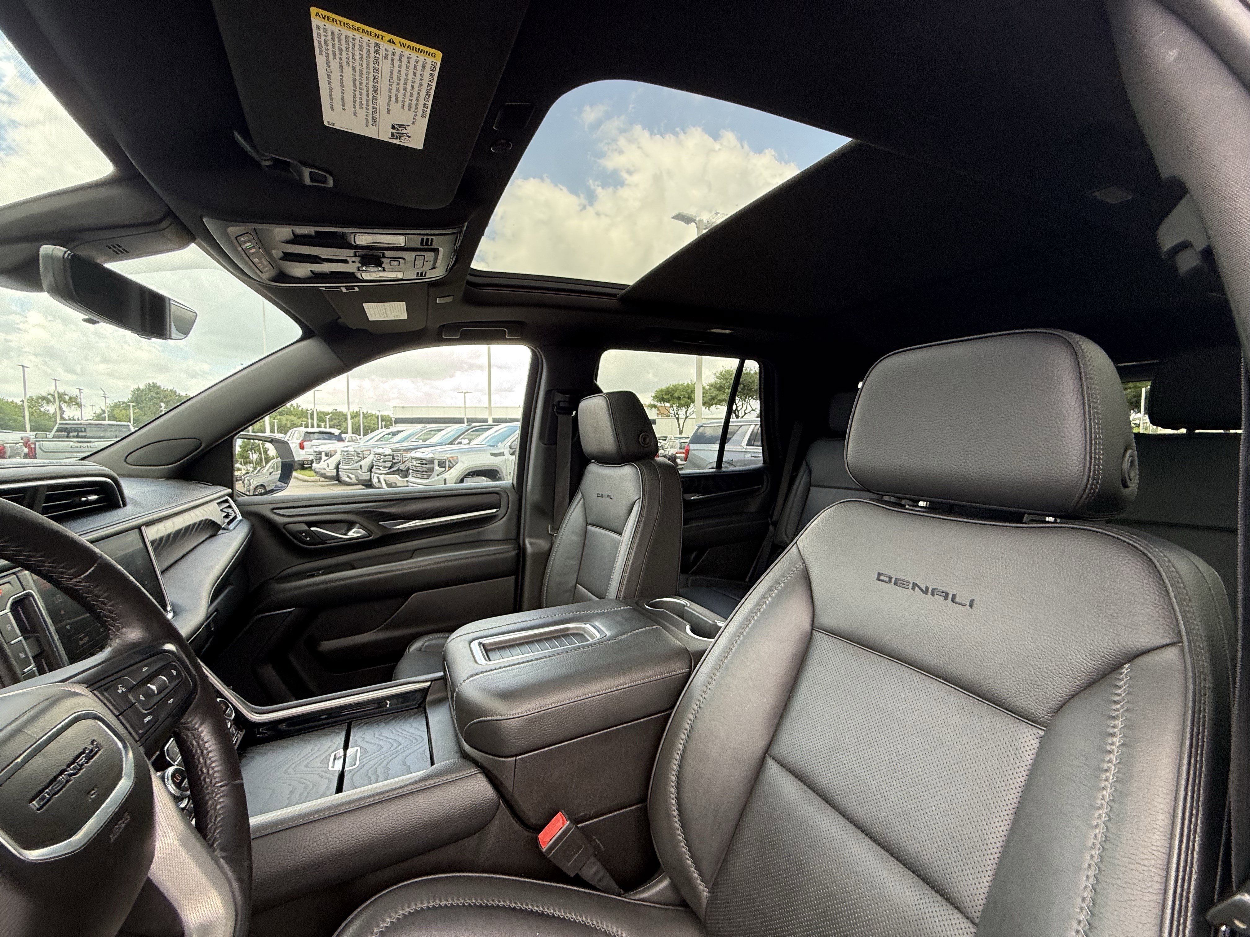 Used 2021 GMC Yukon Denali w/ Denali Premium Package RWD image 25