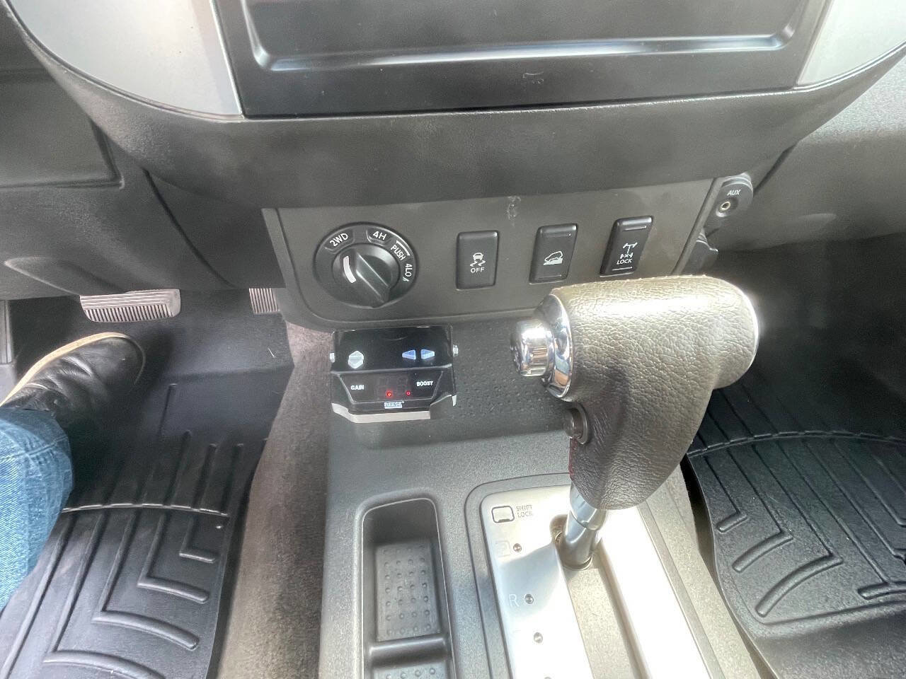 Used 2012 Nissan Frontier PRO-4X image 13