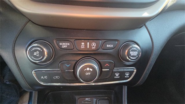 Used 2017 Jeep Cherokee Latitude image 24