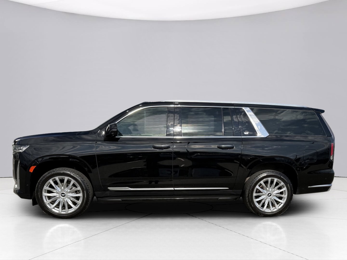 Used 2022 Cadillac Escalade ESV Premium Luxury w/ Performance Package AWD/4WD image 7