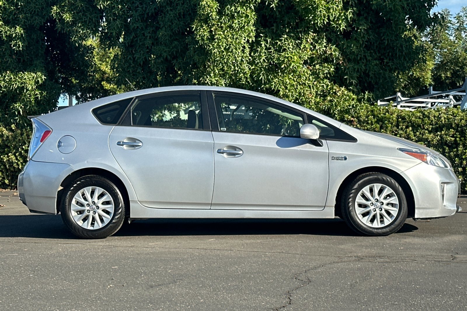 Used 2013 Toyota Prius Plug-In Hybrid image 3