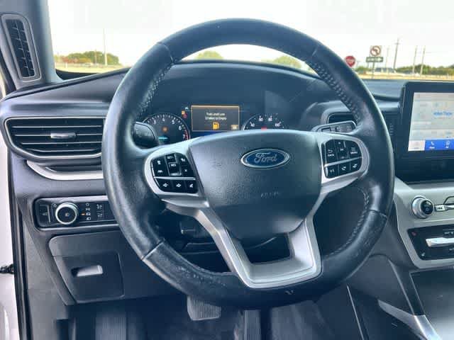 Used 2022 Ford Explorer XLT w/ Equipment Group 202A RWD image 17