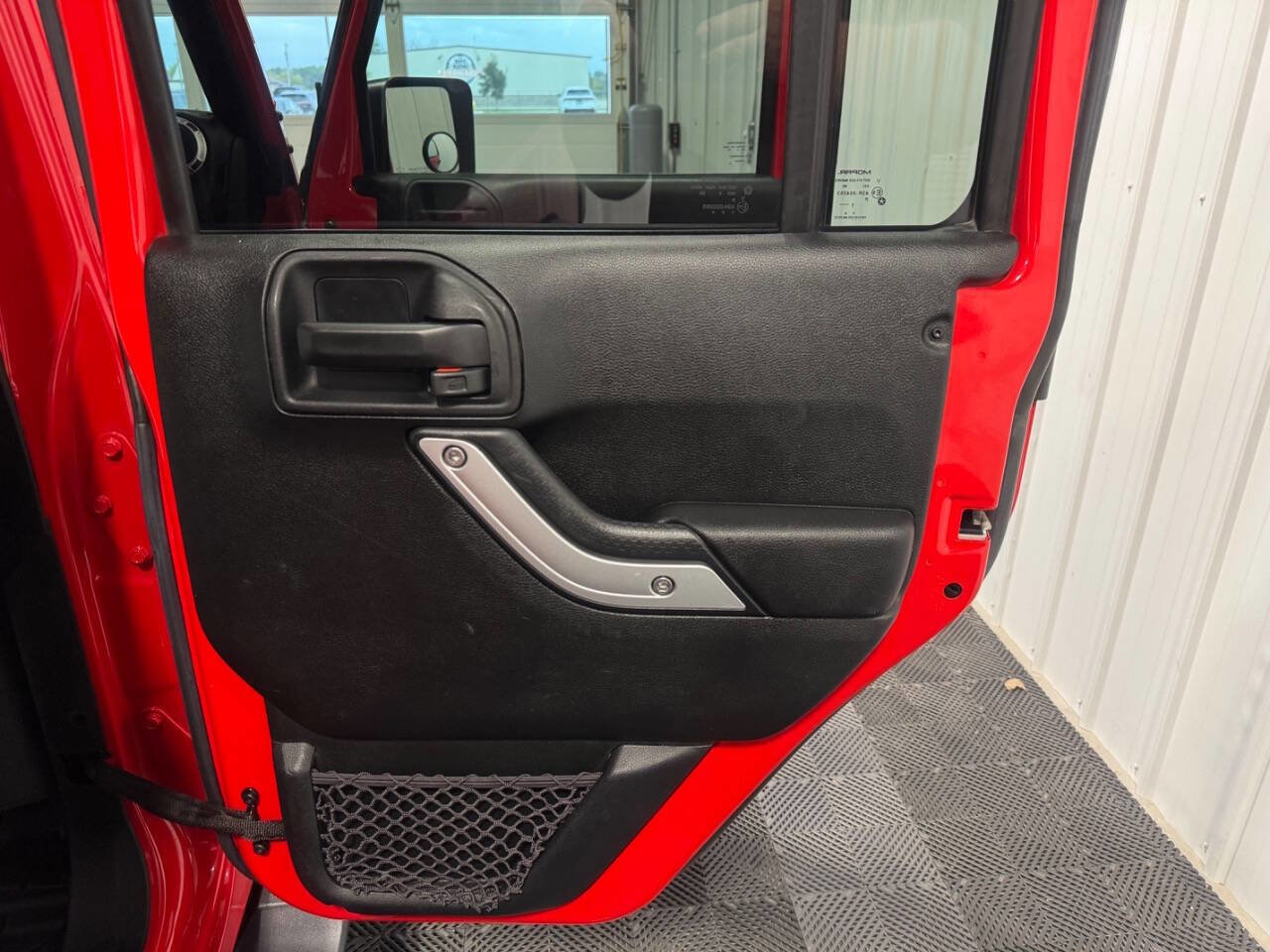 Used 2016 Jeep Wrangler Unlimited Rubicon w/ Connectivity Group image 22