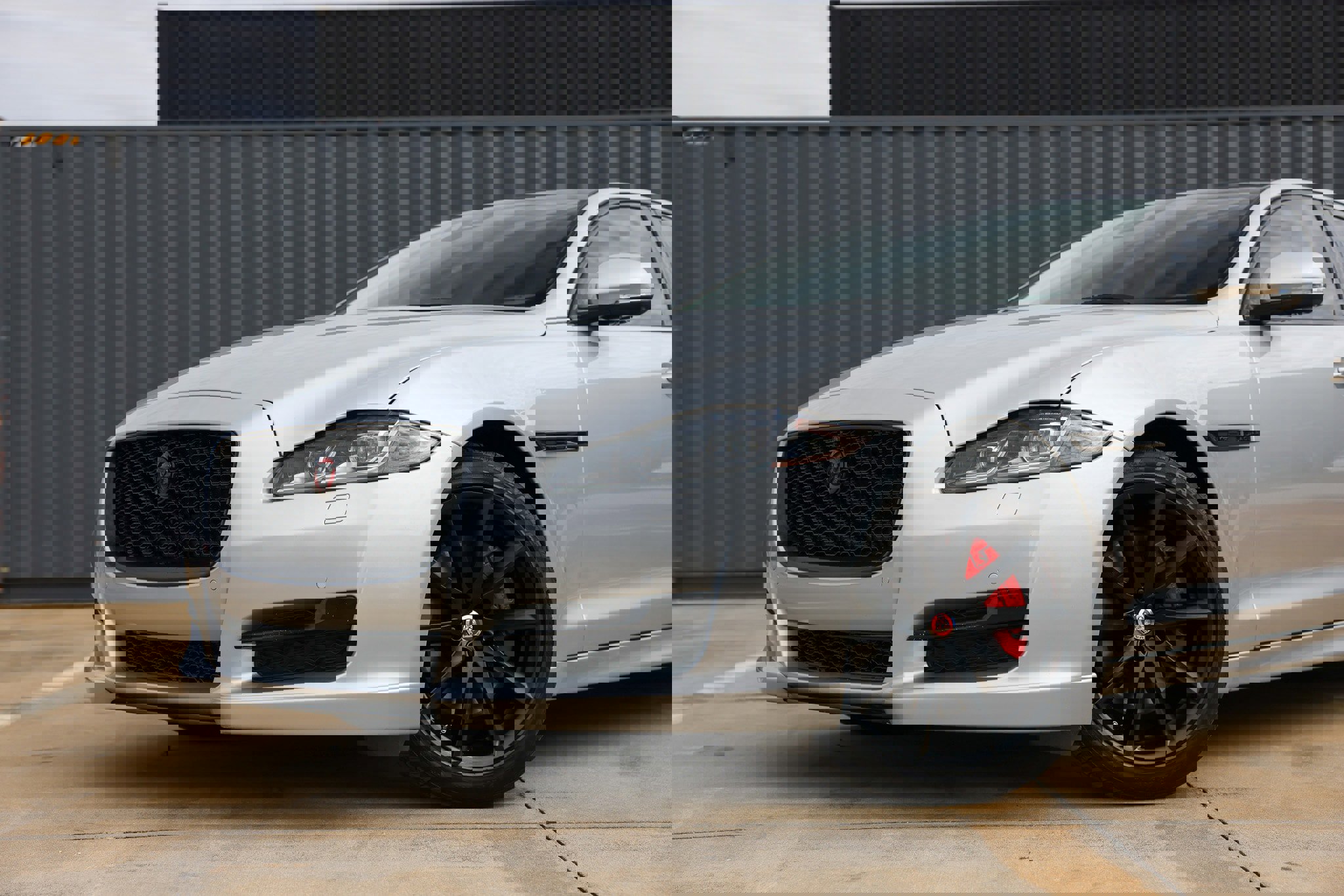 Used 2019 Jaguar XJ R-Sport image 30