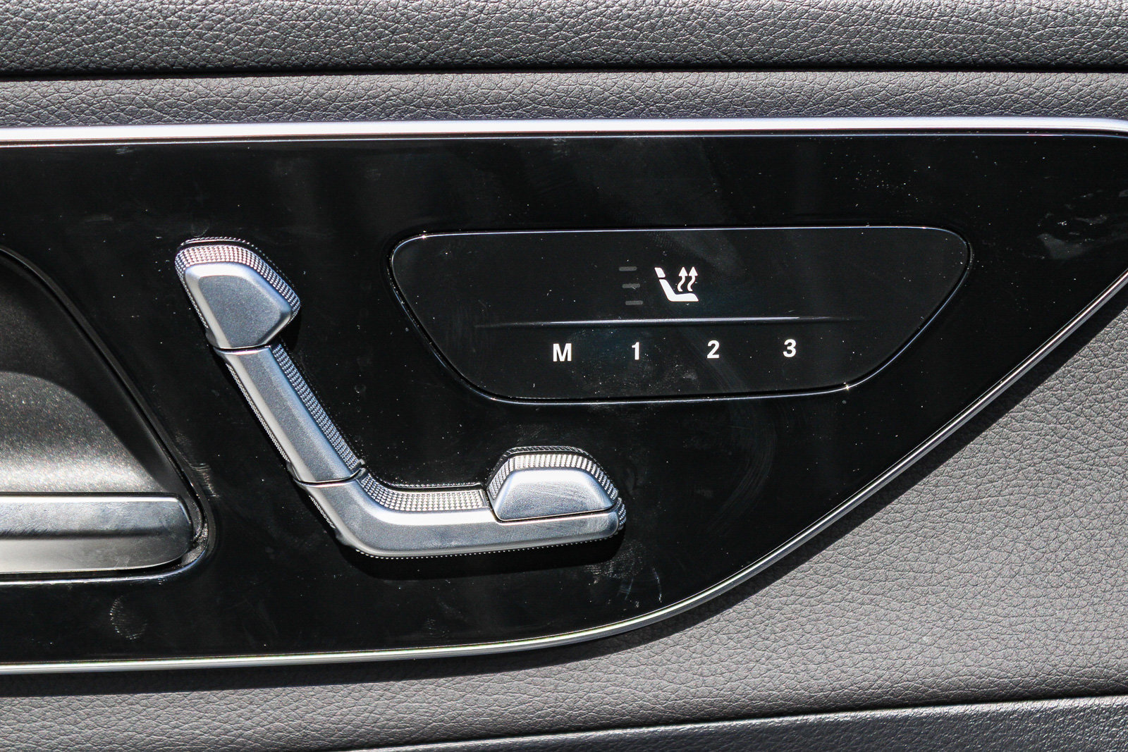 Certified 2025 Mercedes-Benz GLC 350e 4MATIC image 20