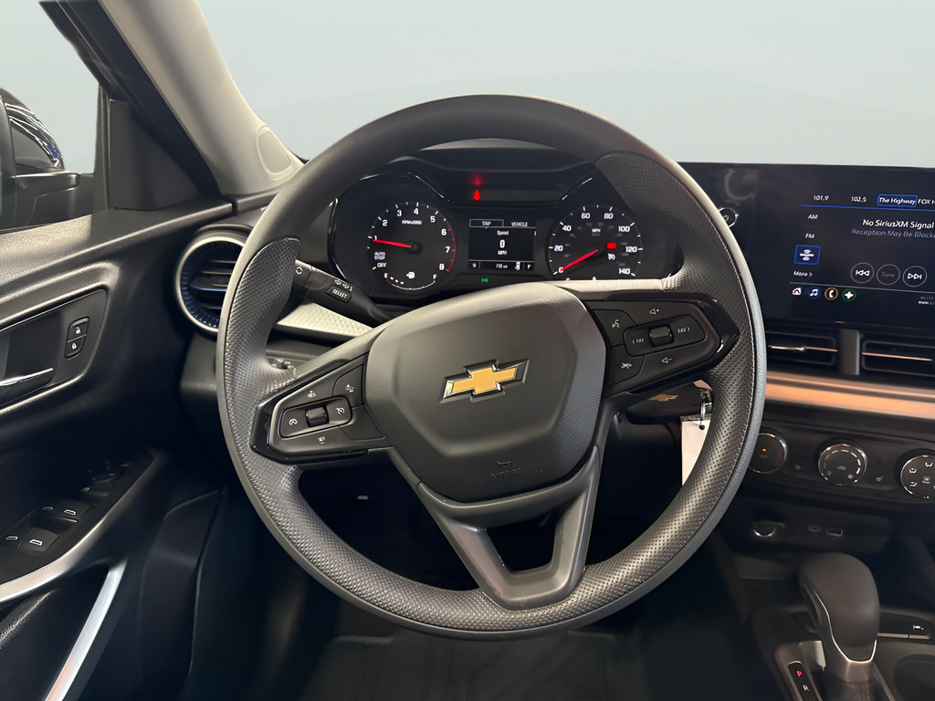 Used 2026 Chevrolet Trax LS w/ LS Convenience Package FWD image 22