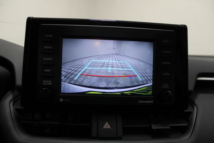 Used 2021 Toyota RAV4 LE image 4