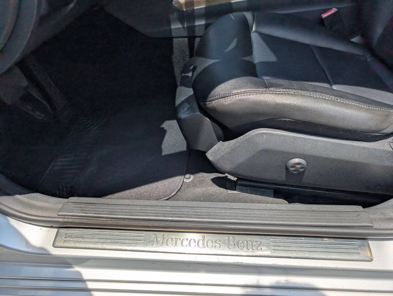 Used 2011 Mercedes-Benz E 350 4MATIC Sedan image 33