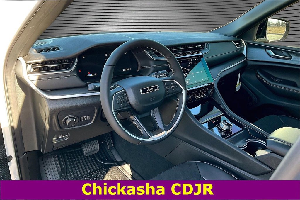 New 2025 Jeep Grand Cherokee L Altitude image 7