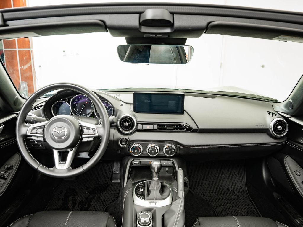 Used 2024 MAZDA MX-5 Miata RF Grand Touring RWD image 5