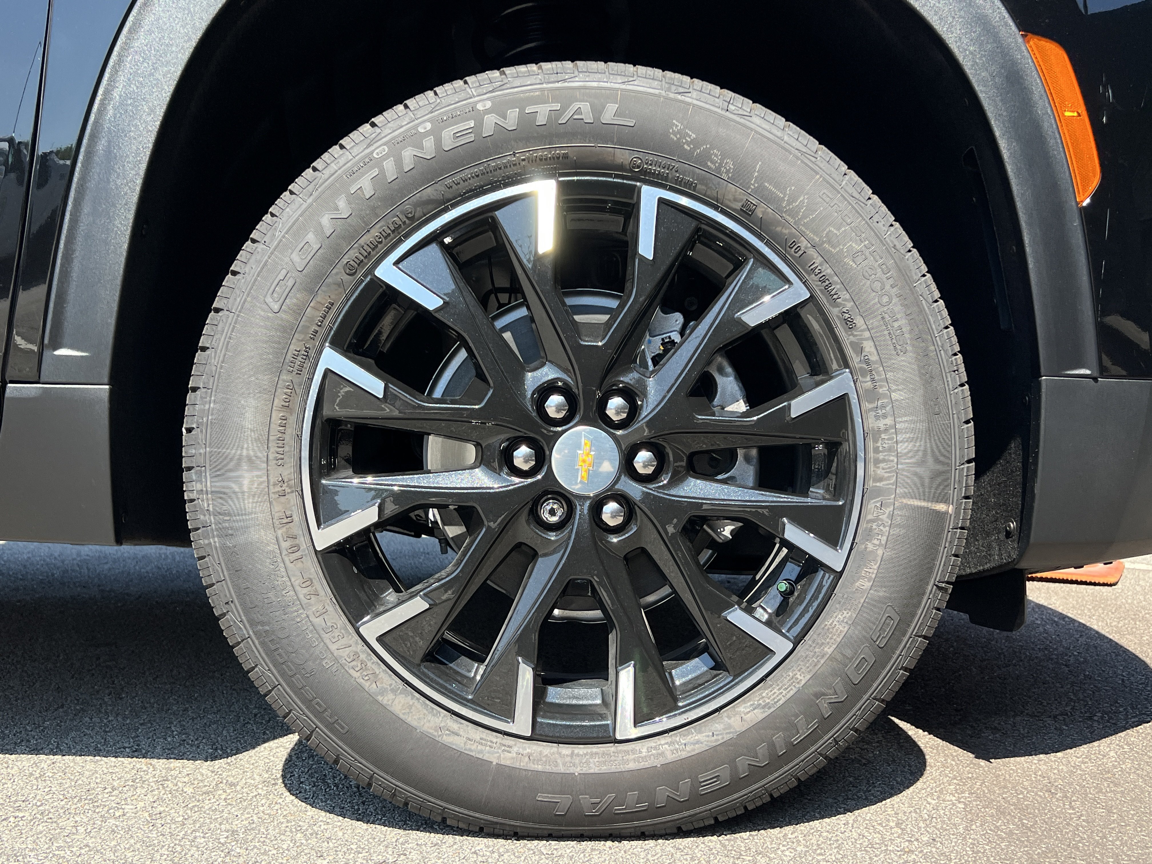 New 2026 Chevrolet Traverse LT w/ Sun and Wheel Package FWD image 40