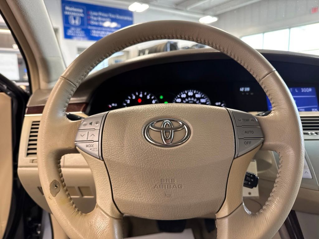 Used 2009 Toyota Avalon XLS FWD image 18