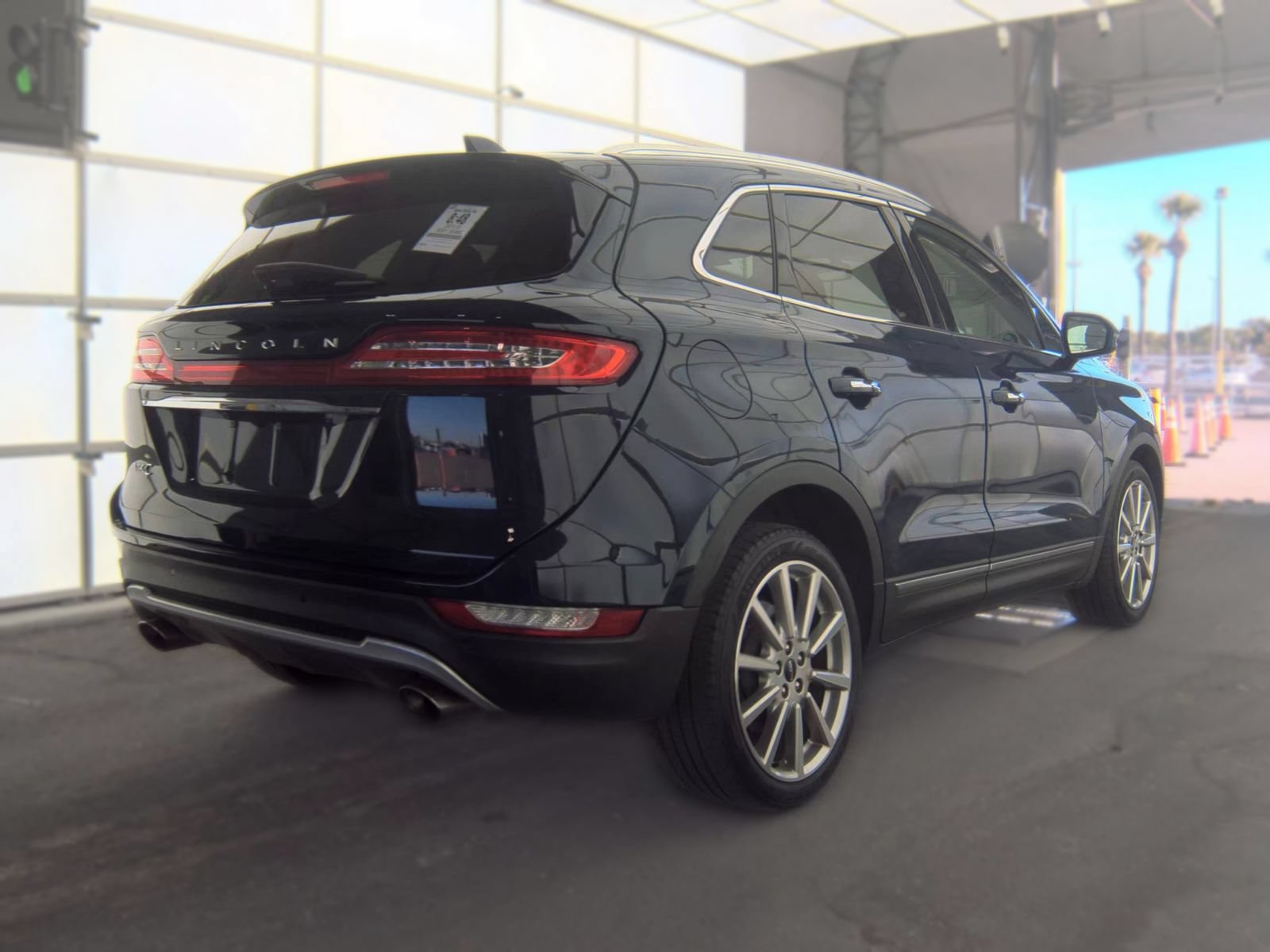 Used 2019 Lincoln MKC Reserve FWD image 3