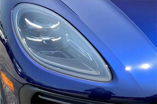 New 2025 Porsche Macan Turbo image 18