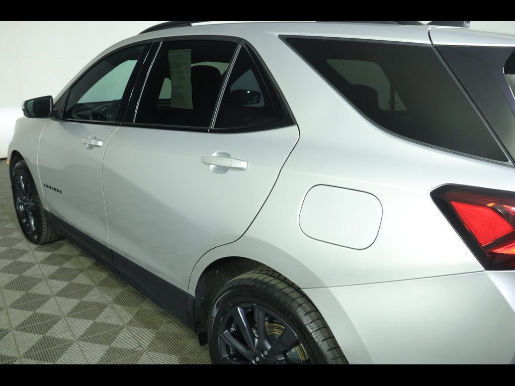 Used 2022 Chevrolet Equinox RS w/ Infotainment Package image 19