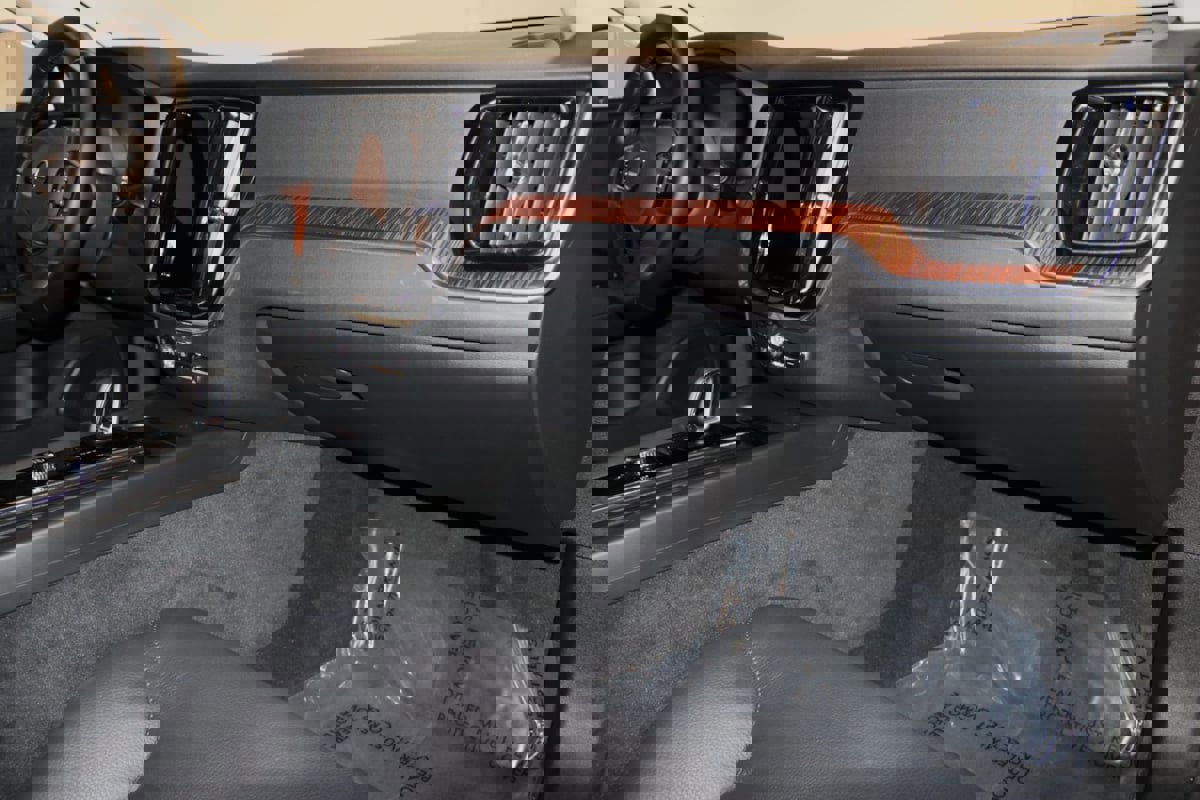 Used 2025 Volvo V60 B5 Cross Country Plus image 54