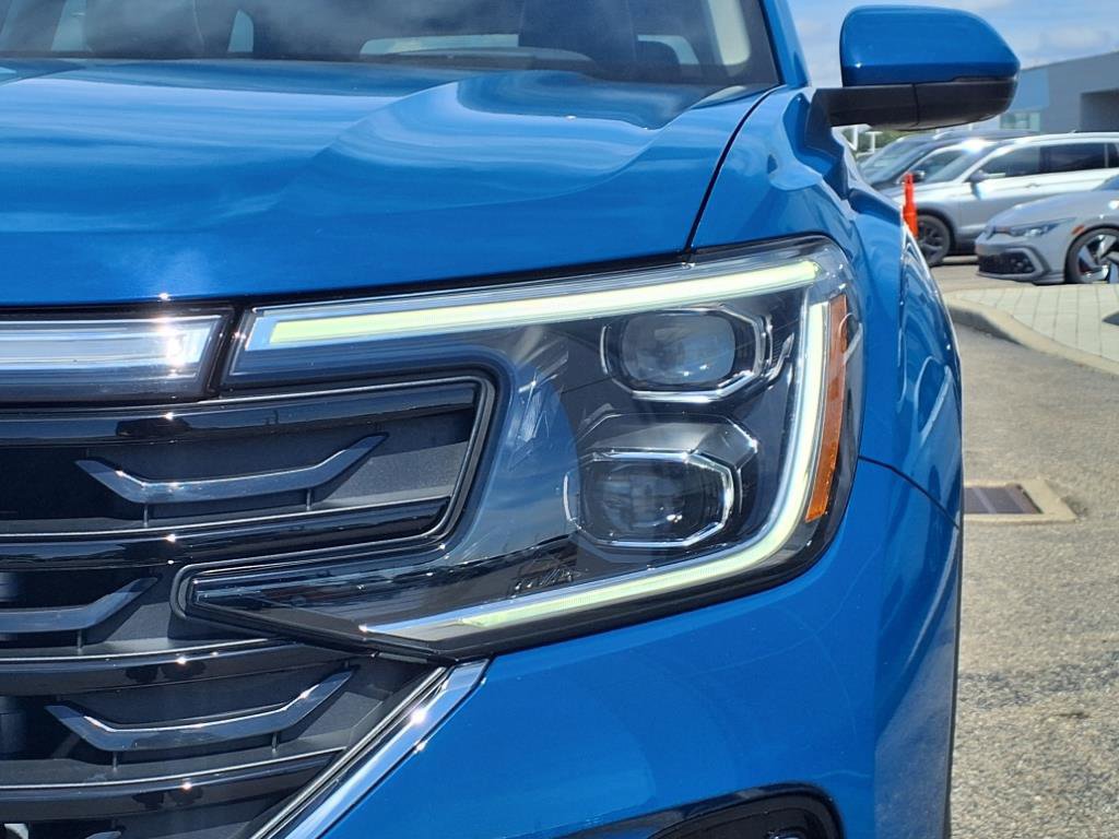 Certified 2025 Volkswagen Atlas SEL Premium R-Line image 24