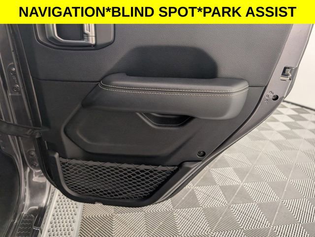 Used 2018 Jeep Wrangler Unlimited Sahara image 31