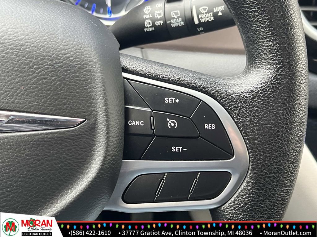 Used 2021 Chrysler Voyager LX image 22