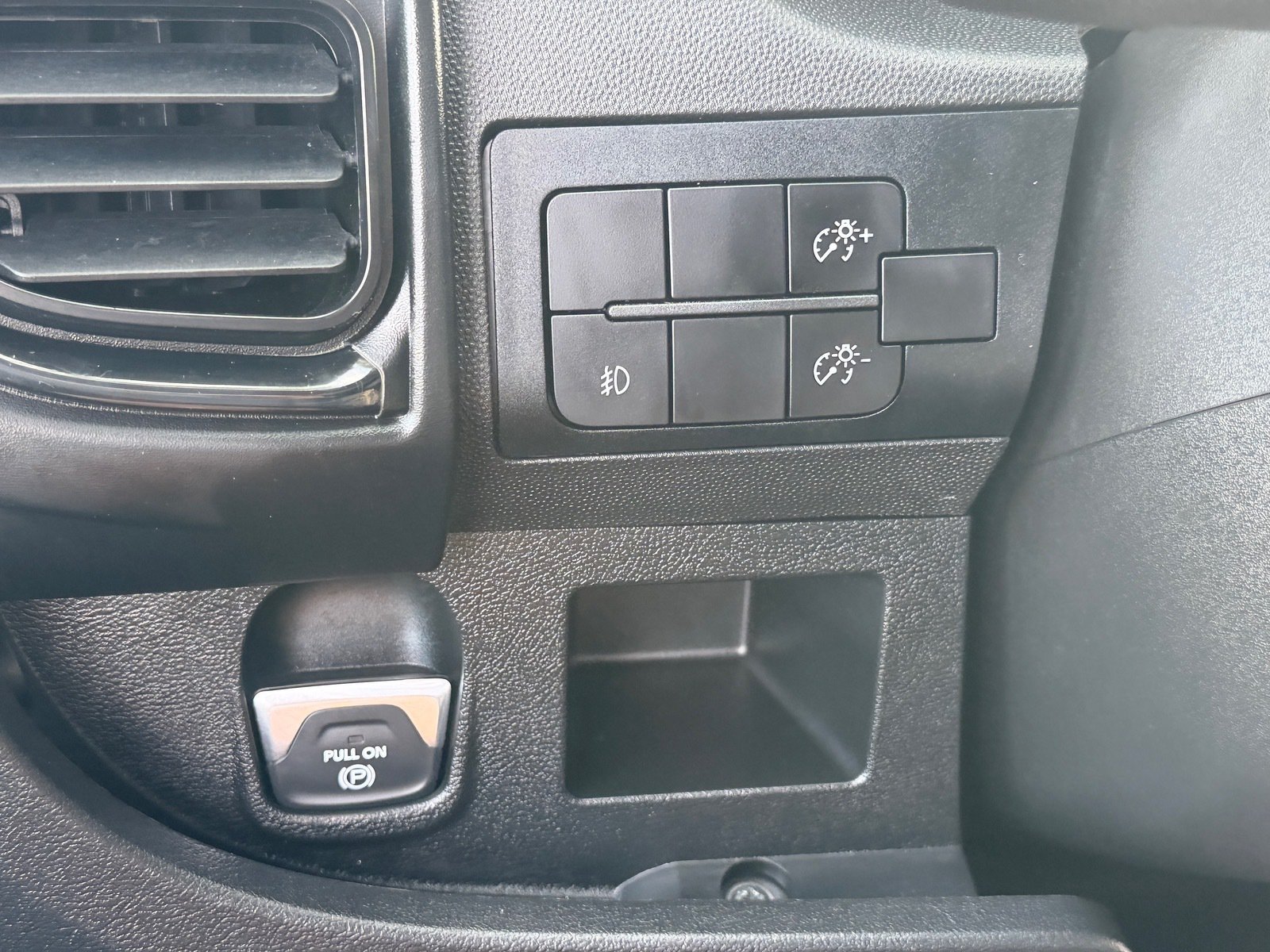 Used 2025 RAM ProMaster 2500 w/ U-Haul Equipment Group FWD image 33