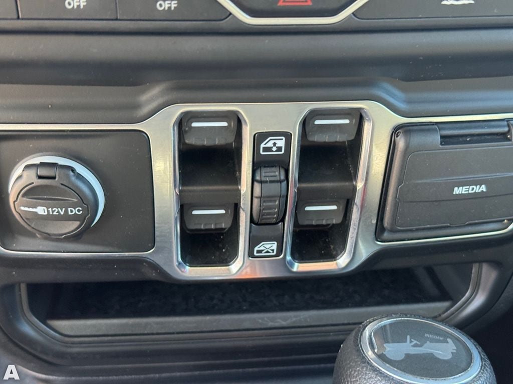 Used 2023 Jeep Wrangler Unlimited Sport AWD/4WD image 26