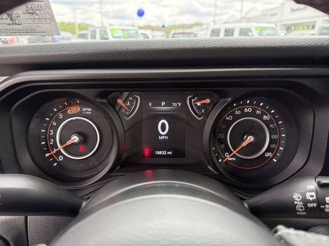 Used 2025 Jeep Wrangler Unlimited Sport AWD/4WD image 18