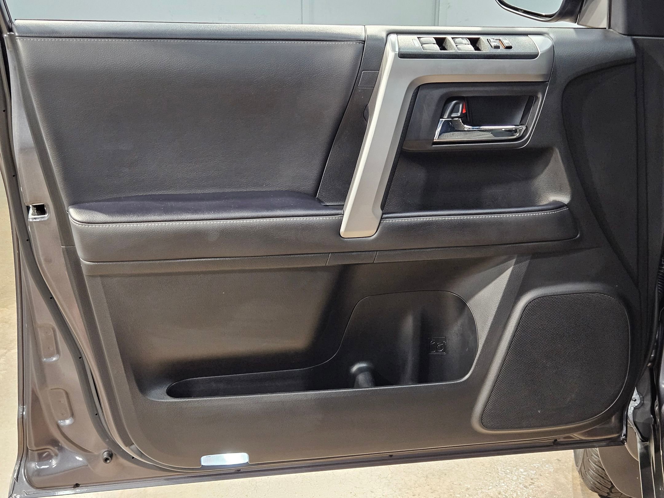 Used 2022 Toyota 4Runner SR5 RWD image 20