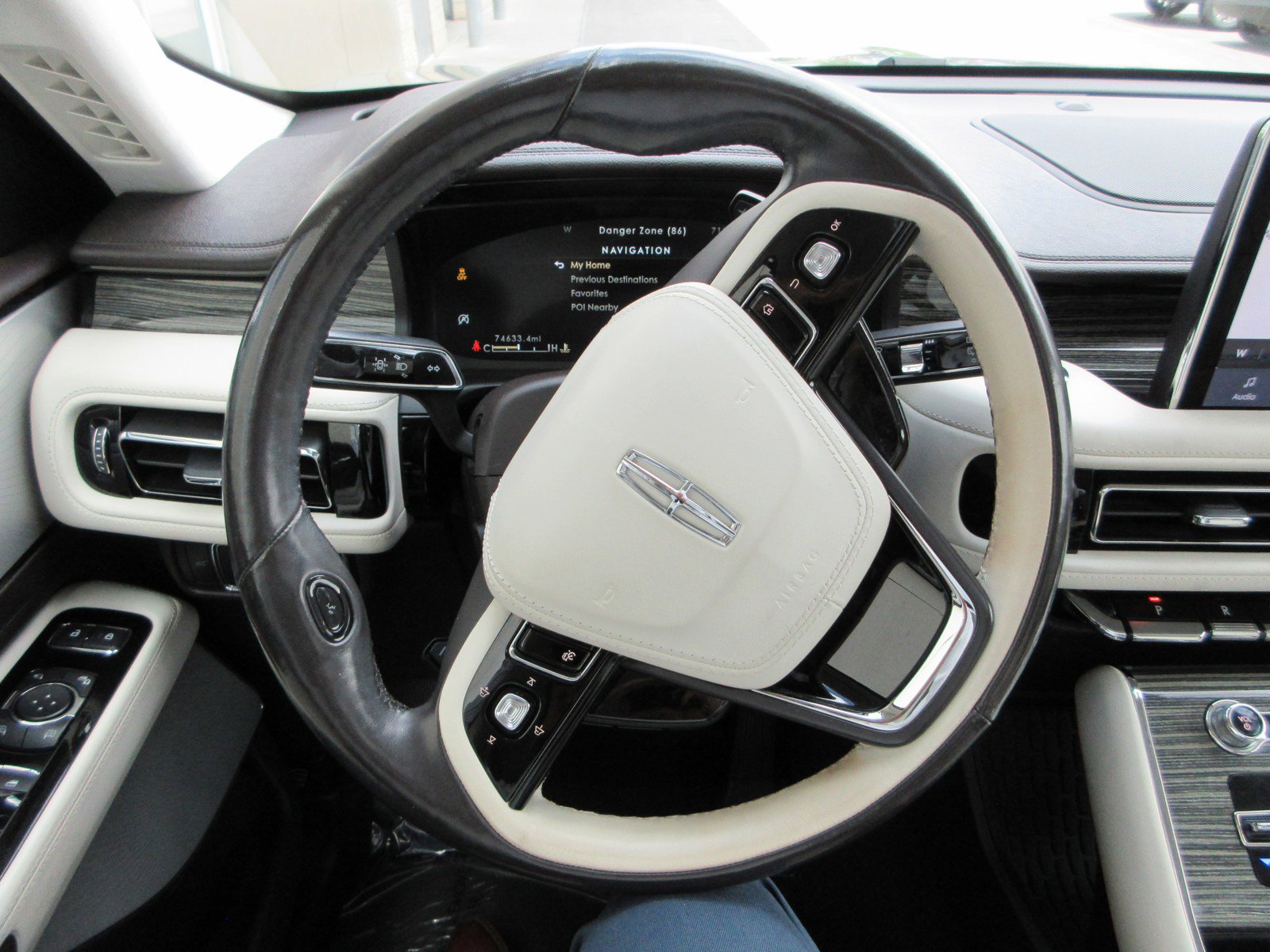Used 2021 Lincoln Aviator Black Label w/ Dynamic Handling Package AWD/4WD image 38