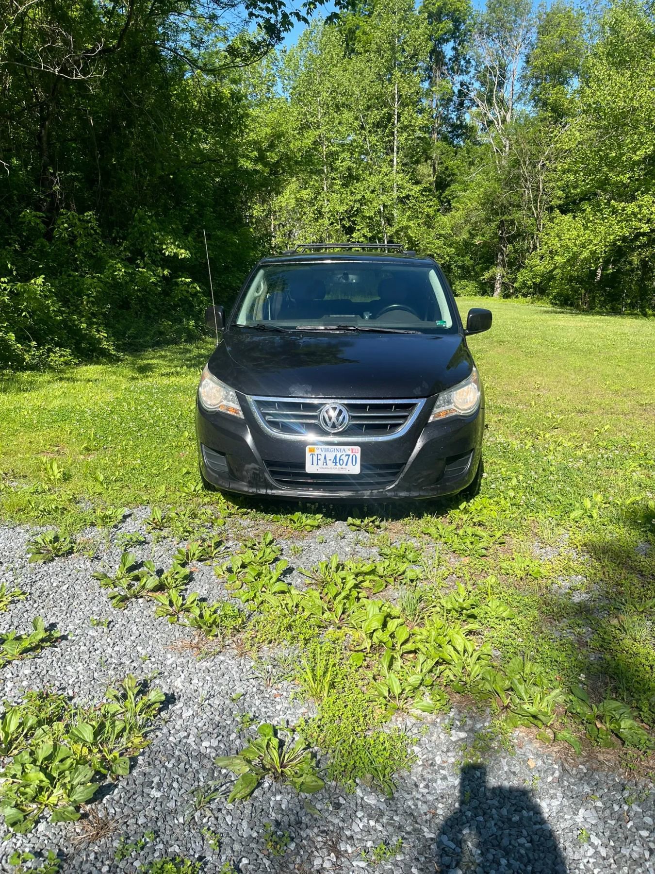 Used 2012 Volkswagen Routan SE FWD image 1