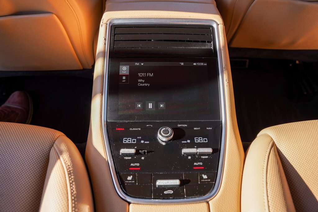 Used 2018 Porsche Panamera 4 image 29