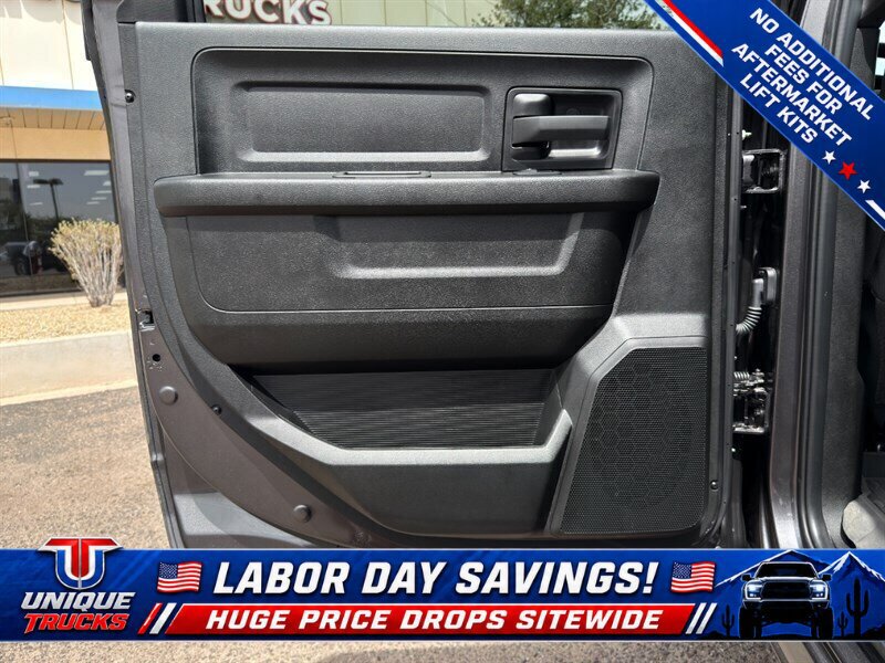 Used 2024 RAM 3500 Tradesman w/ Chrome Appearance Group AWD/4WD image 23