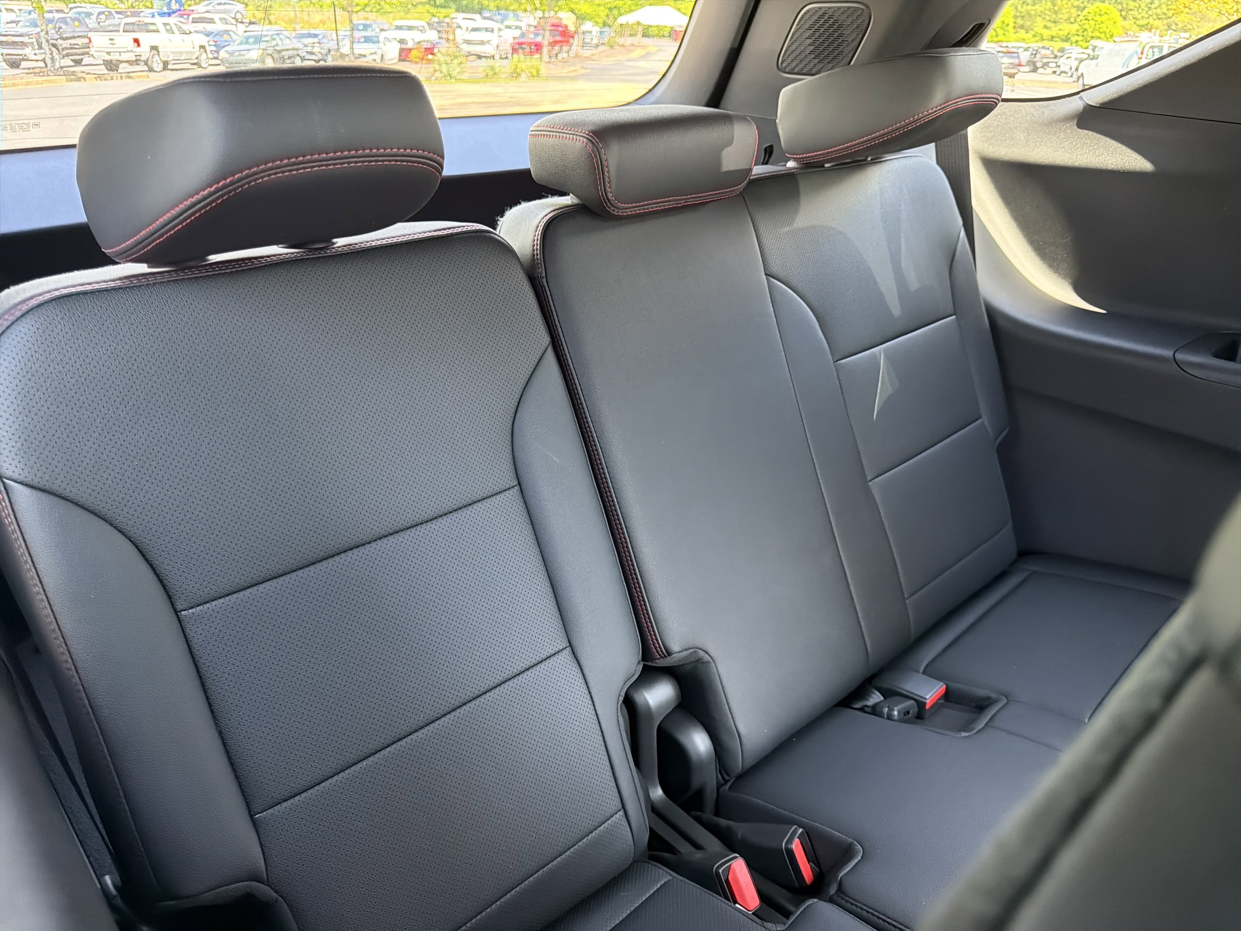 Used 2026 Chevrolet Traverse RS FWD image 17