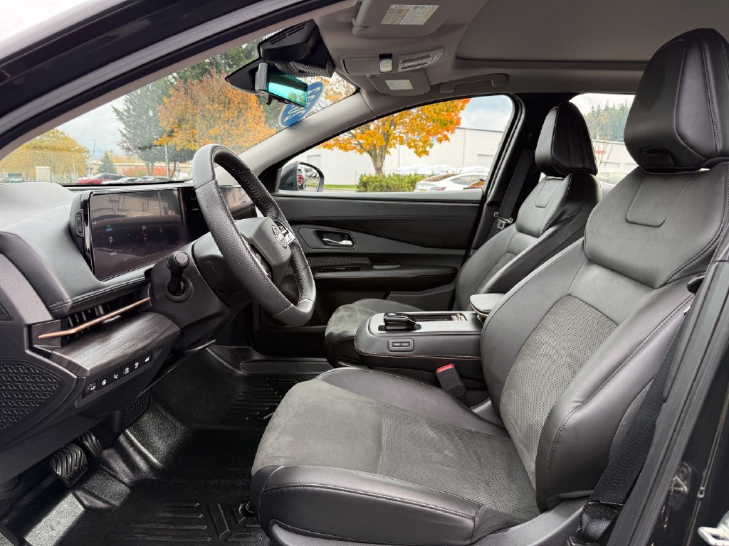Used 2023 Nissan Ariya FWD image 16