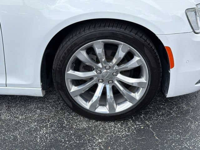Used 2019 Chrysler 300 Touring L w/ Quick Order Package 22F RWD image 10
