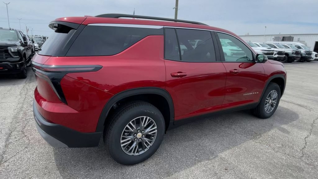 New 2026 Chevrolet Traverse LT w/ Driver Confidence Package FWD image 2