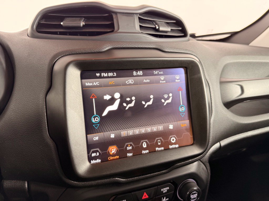 Used 2023 Jeep Renegade Latitude AWD/4WD image 29