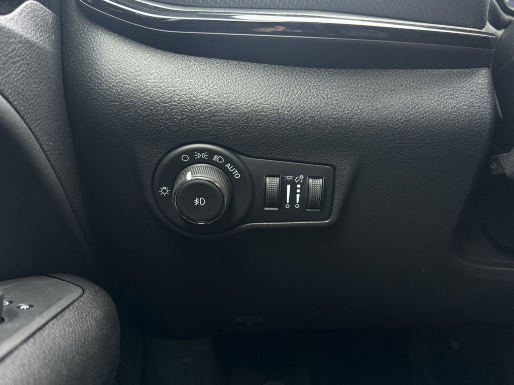 New 2026 Jeep Compass Trailhawk image 14