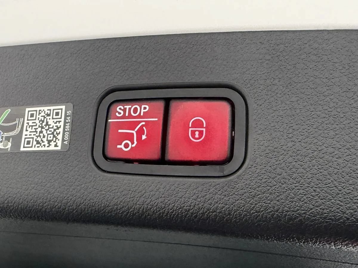 Used 2024 Mercedes-Benz GLC 300 4MATIC image 50