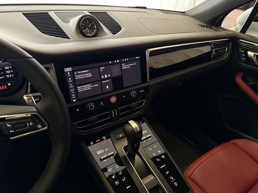 New 2026 Porsche Macan AWD/4WD image 18